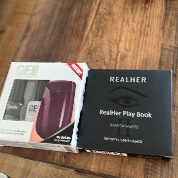 Makeup - Picture 3 of 6